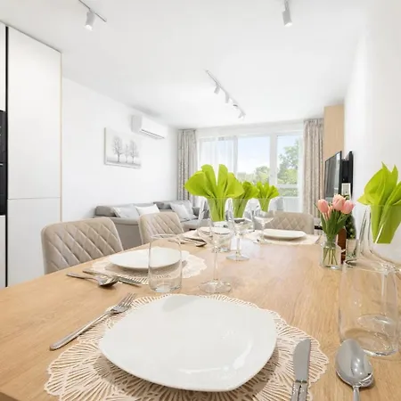 Daire Stylish 1br W/ Terrace | Work & Couples